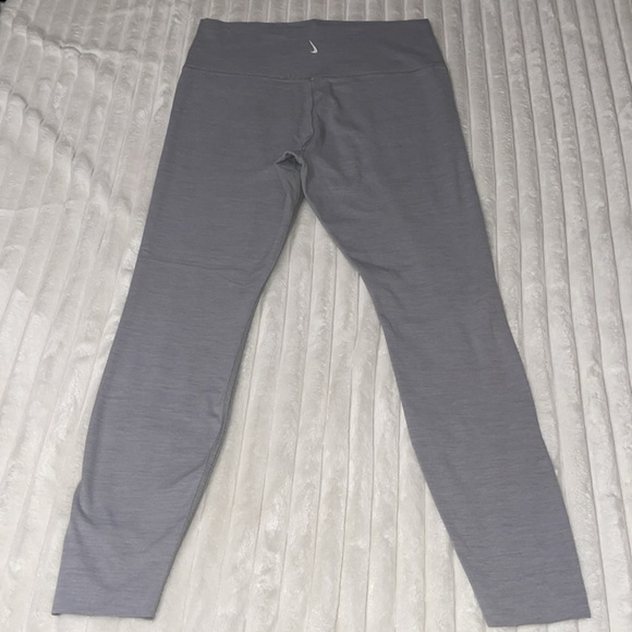 Nike Yoga Legging | Size Large - Picture 10 of 11